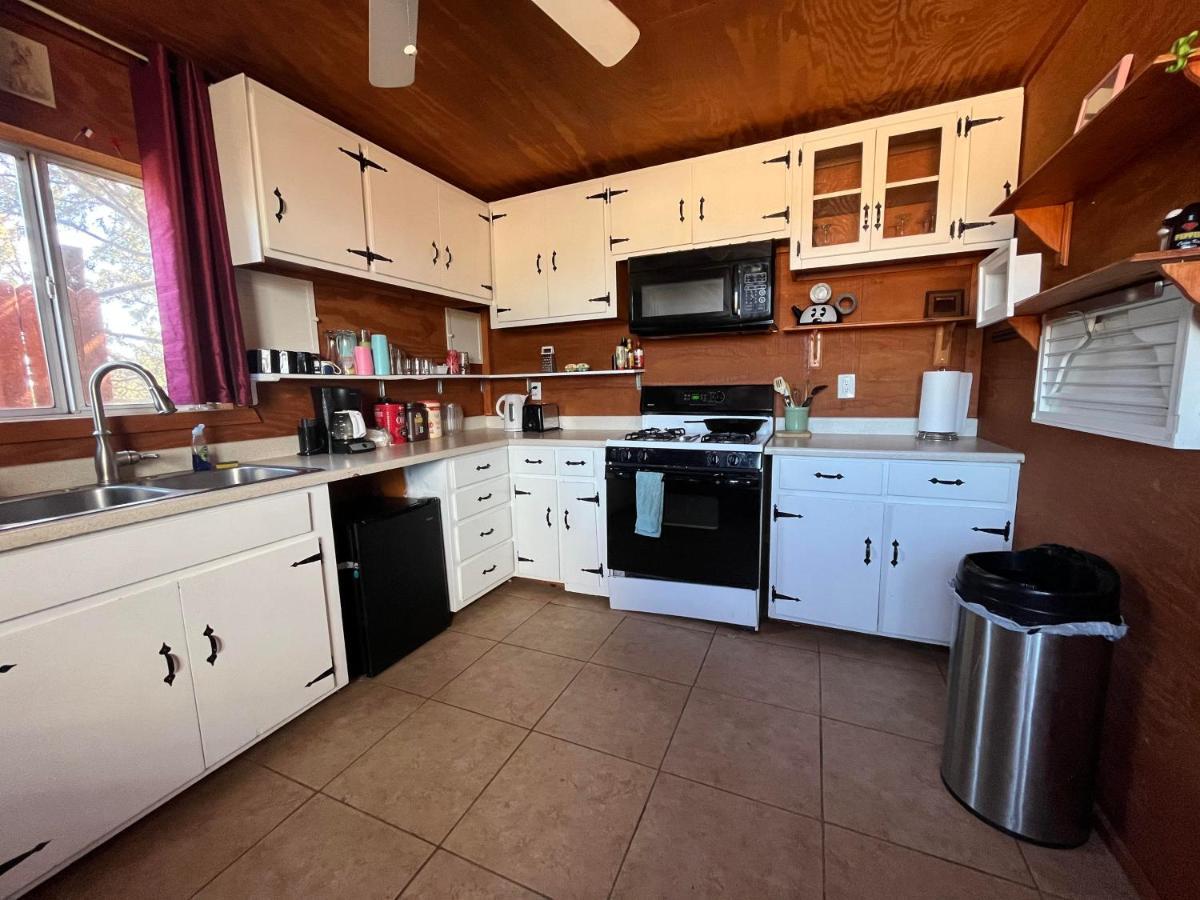 Grand View Hostel Вал Екстериор снимка